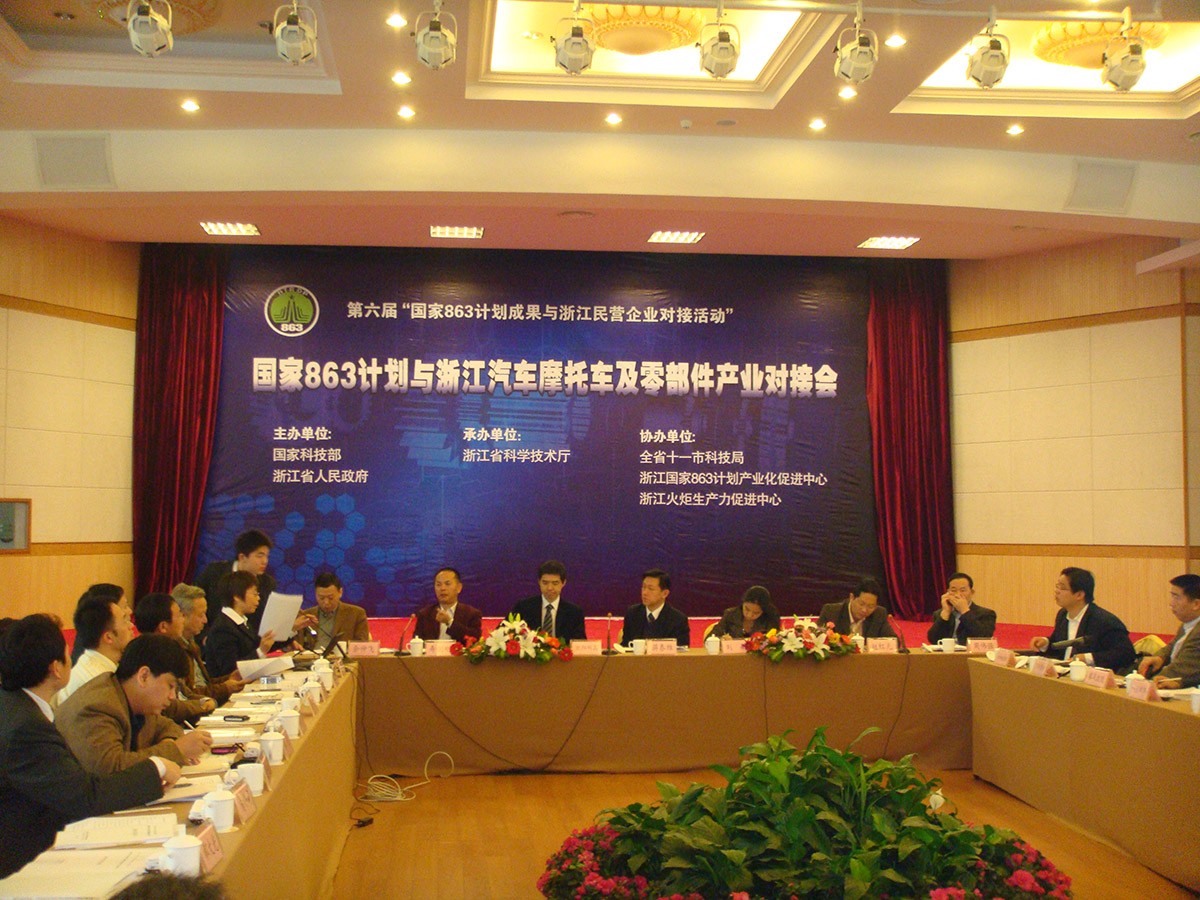 高端拉床,专用机床,内拉床,外拉床,数控机床,自动化生产线,工业机器人,拉床,拉刀,自动化