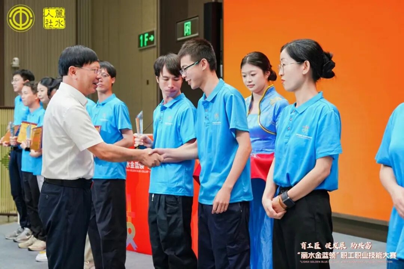 拉床,拉刀,自动化,高端拉床,专用机床,内拉床,外拉床,数控机床,自动化生产线,工业机器人
